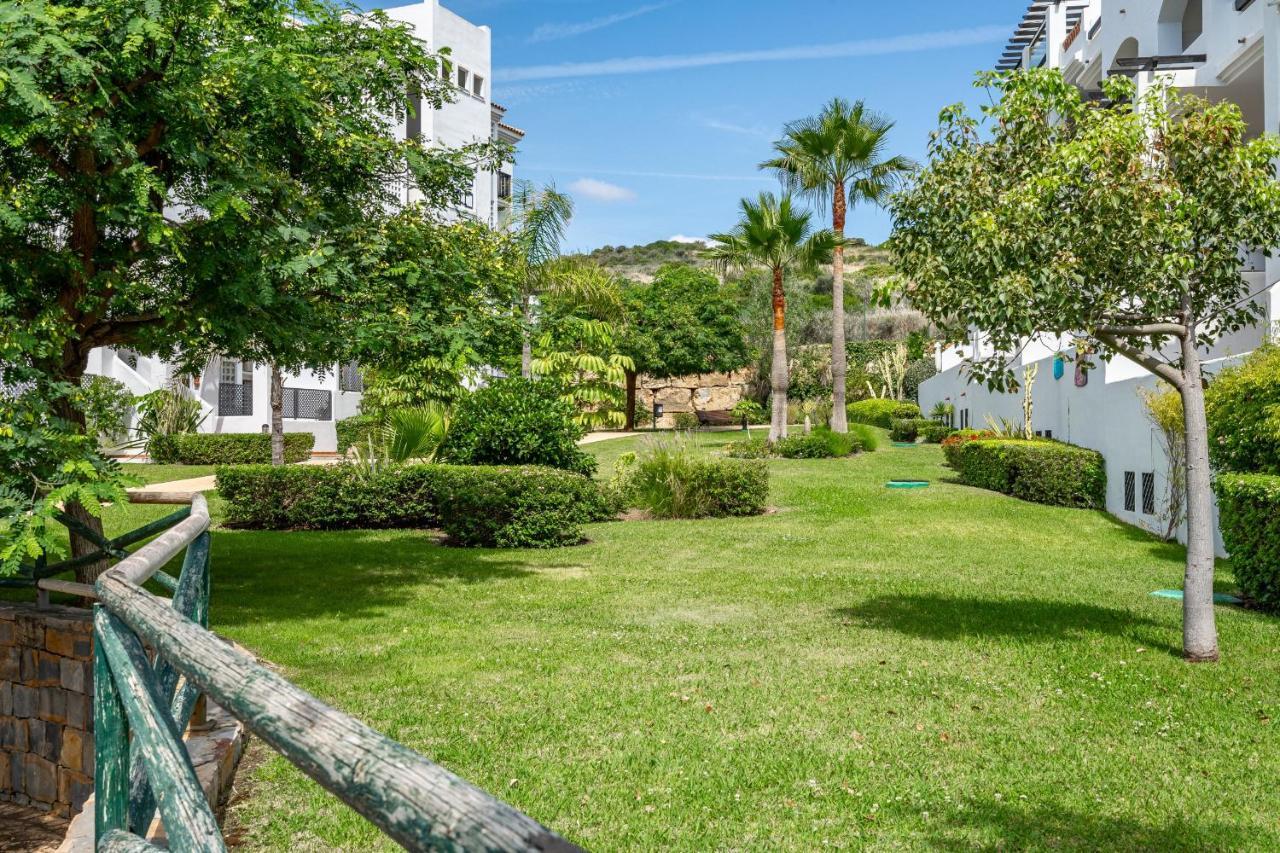11 Modern Apt With Sea Views, Two Poolareas, Close To Parks & Beaches Manilva Lägenhet Exteriör bild