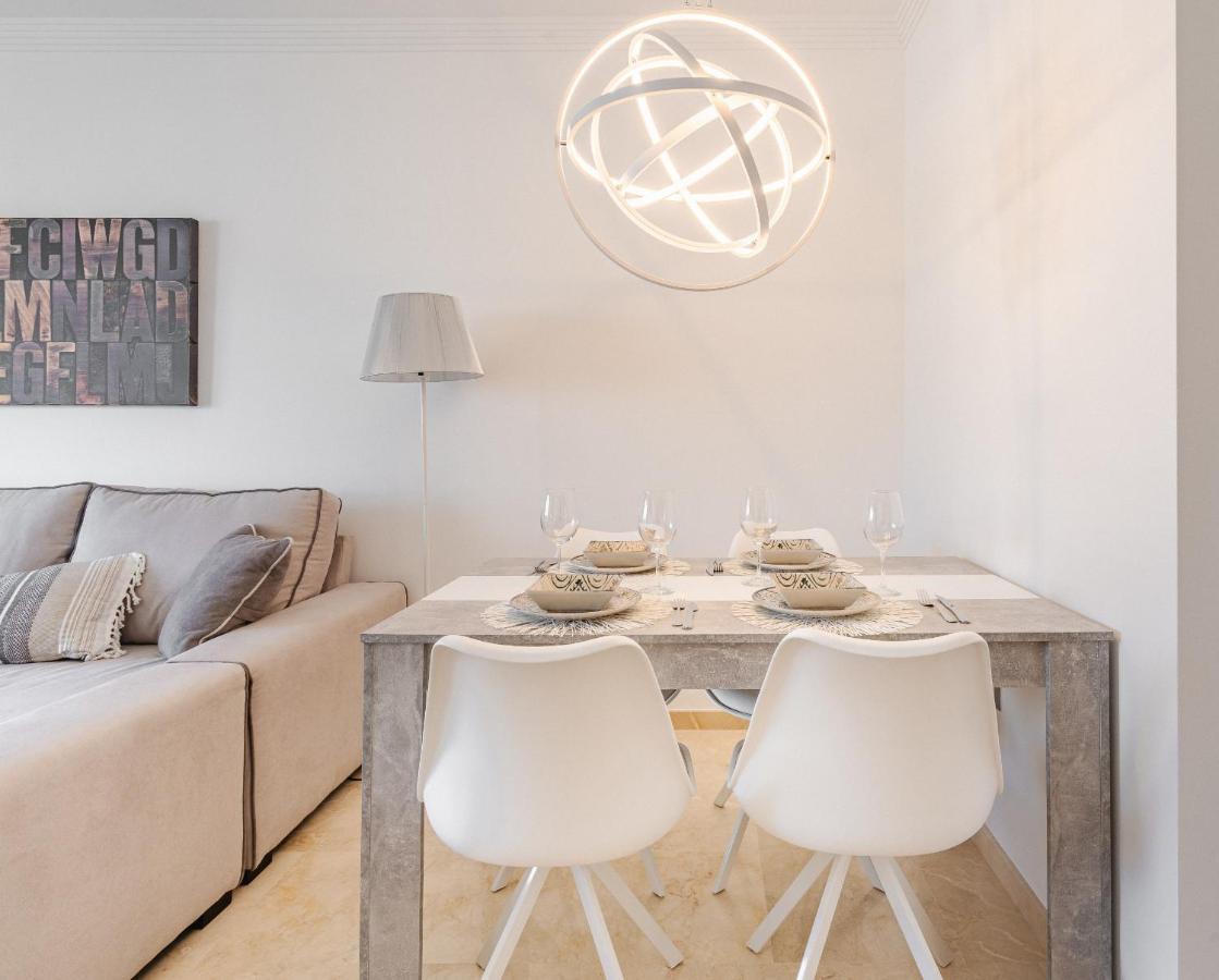 11 Modern Apt With Sea Views, Two Poolareas, Close To Parks & Beaches Manilva Lägenhet Exteriör bild